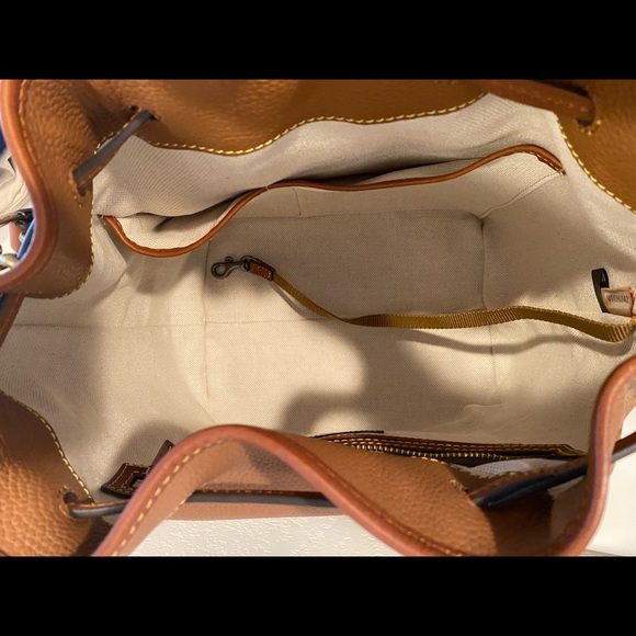 NWT Dooney & Bourke Pebble Grain Drawstring Bag in Caramel - Picture 3 of 5